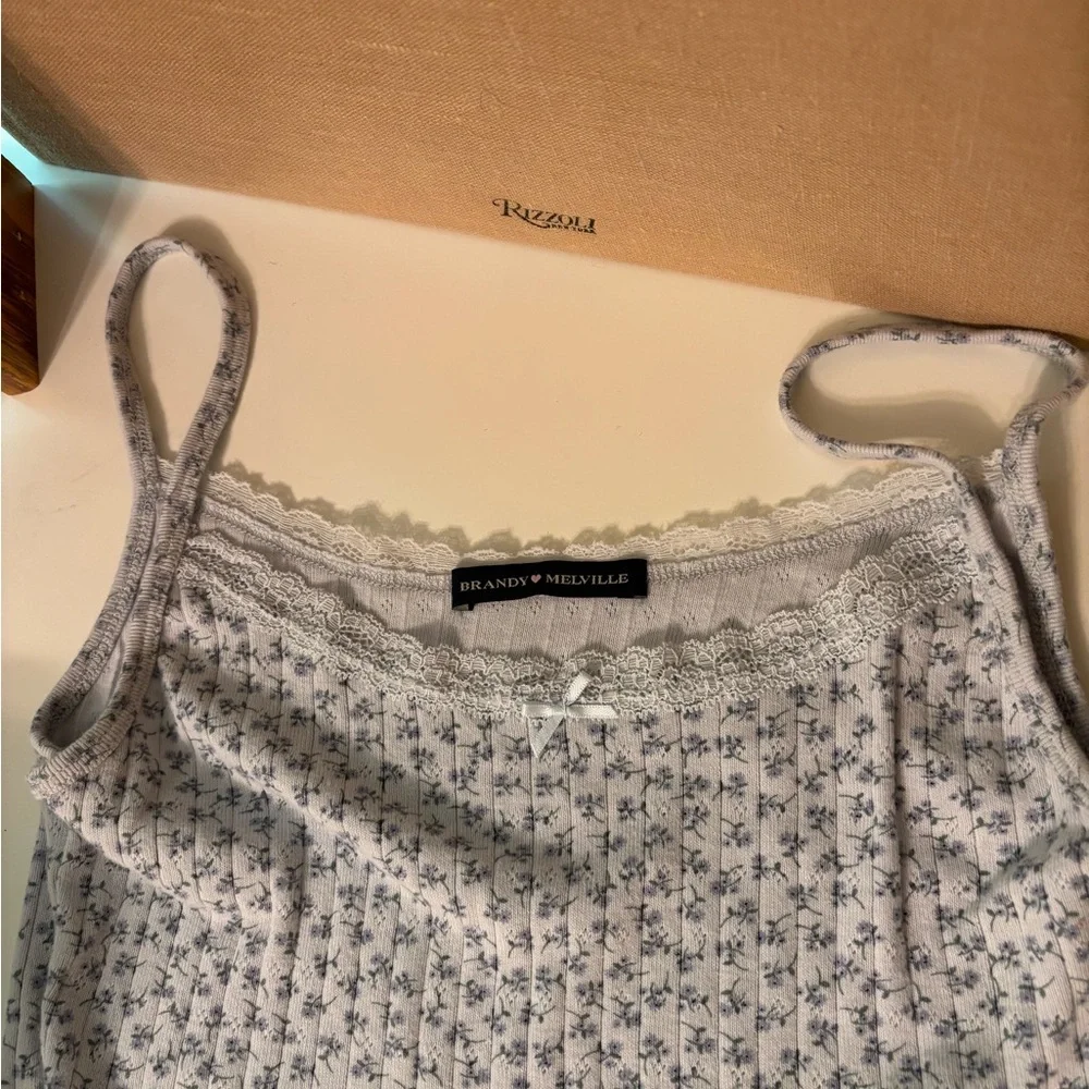 Brandy Melville White Floral Ribbed Tank Top - Picture 2 of 3